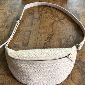 Mandrn Leather Sling Bag